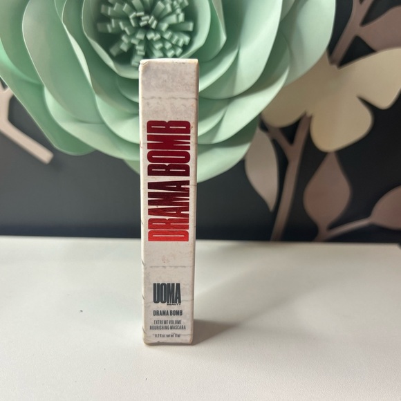 UOMA Drama Bomb Mascara - Picture 1 of 3